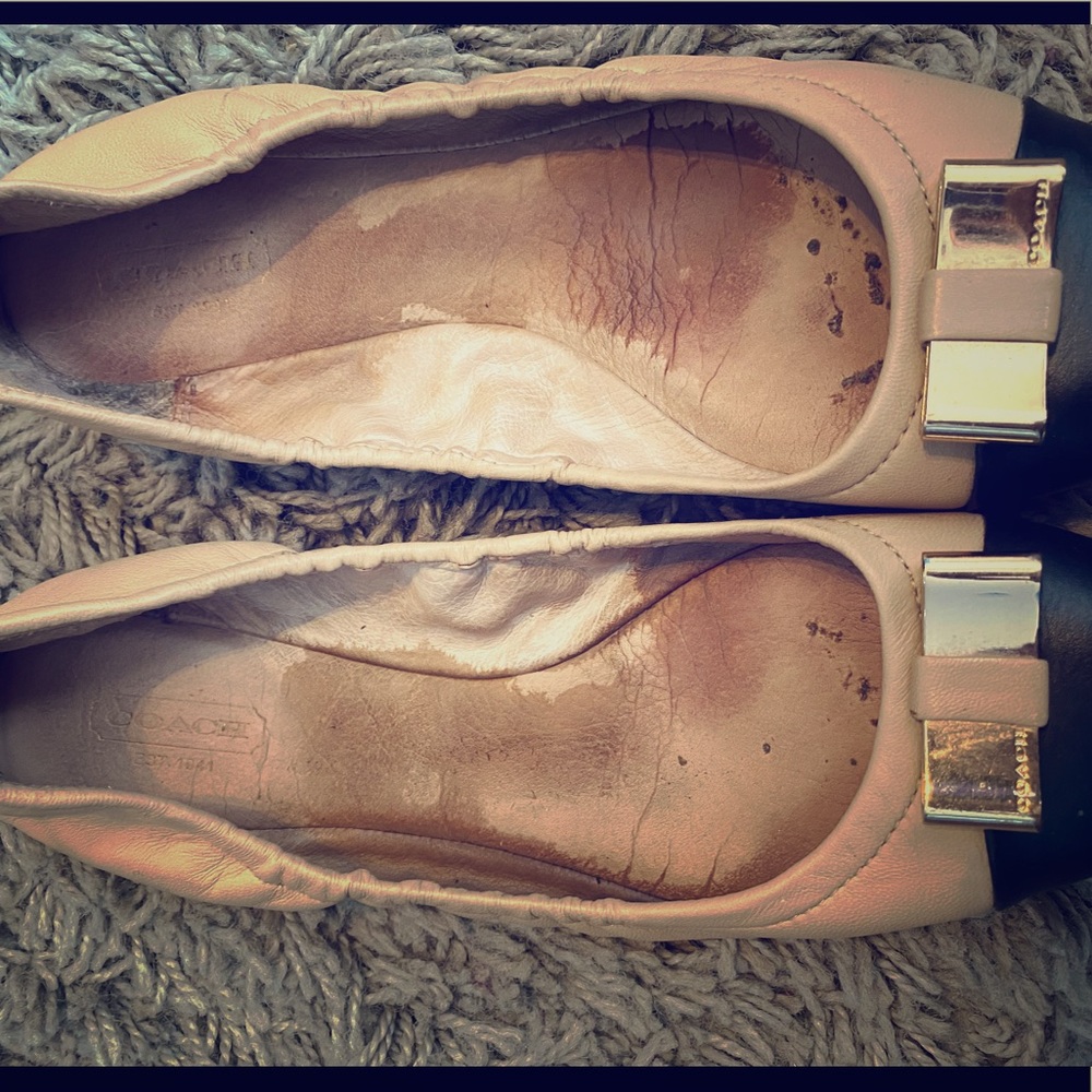 Size 9.5 Coach bow flats